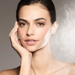 Laura Mercier Translucent Pure Setting Spray 16HR 9 Laura Mercier Translucent Pure Setting Spray 16HR -Charlotte Tilbury Shop 194250014037 alt3 1