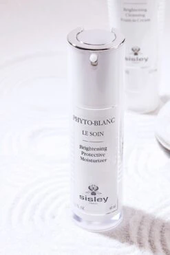Phyto-Blanc Brightening Protective Moisturizer 12 Phyto-Blanc Brightening Protective Moisturizer -Charlotte Tilbury Shop 3473311590305 alt4
