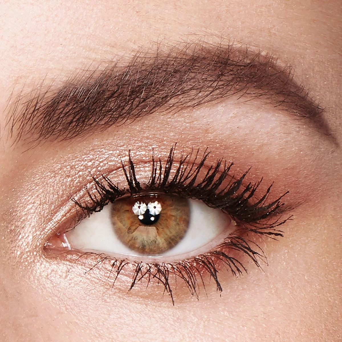 Charlotte Tilbury Legendary Lashes - Black Vinyl V2 5 Charlotte Tilbury Legendary Lashes - Black Vinyl V2 - Image 3