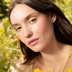 Chantecaille Wild Meadows Blush -Charlotte Tilbury Shop 656509051540 alt3