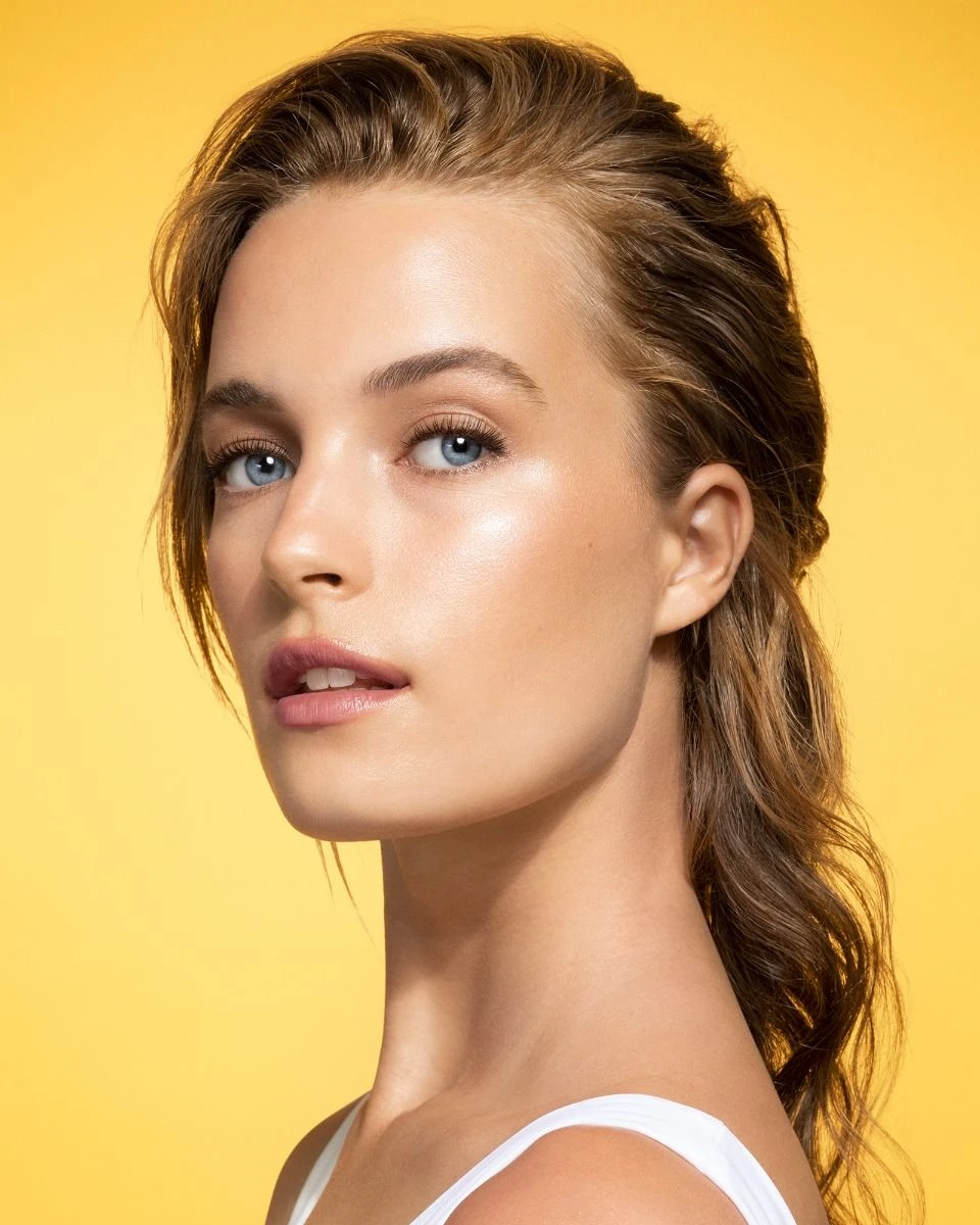 Chantecaille Sheer Glow Bronze Face Tint 5 Chantecaille Sheer Glow Bronze Face Tint - Image 3