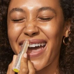 Lipscreen SPF 30 Sheer - Unseen 15 Lipscreen SPF 30 Sheer - Unseen -Charlotte Tilbury Shop 816218027483 alt6