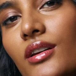 The Plasma Lip Compound Tinted 26 The Plasma Lip Compound Tinted -Charlotte Tilbury Shop 850022804571 alt4