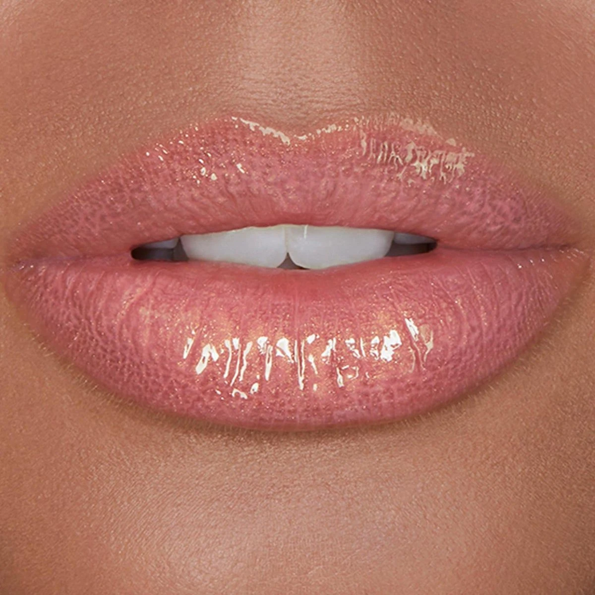 Unreal High Shine Volumizing Lip Gloss 10 Unreal High Shine Volumizing Lip Gloss - Image 8