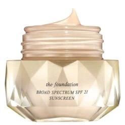 The Foundation Broad Spectrum SPF 21 23 The Foundation Broad Spectrum SPF 21 -Charlotte Tilbury Shop WEBP00812001 L alt1